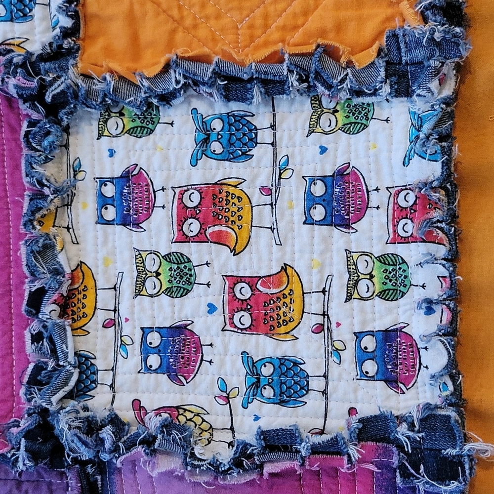 HAND CRAFTED Rag Quilt UPCYCLED Denim Blue Jeans Owl Cotton Fabric 55"x 41" - Picture 4 of 16